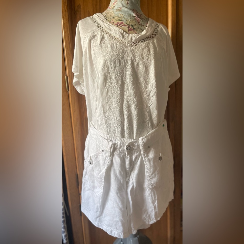 Short and blouse set